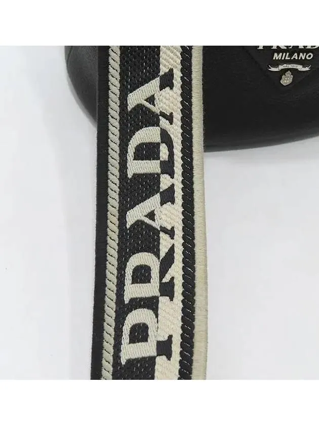 1BE060 Crossbody Bag