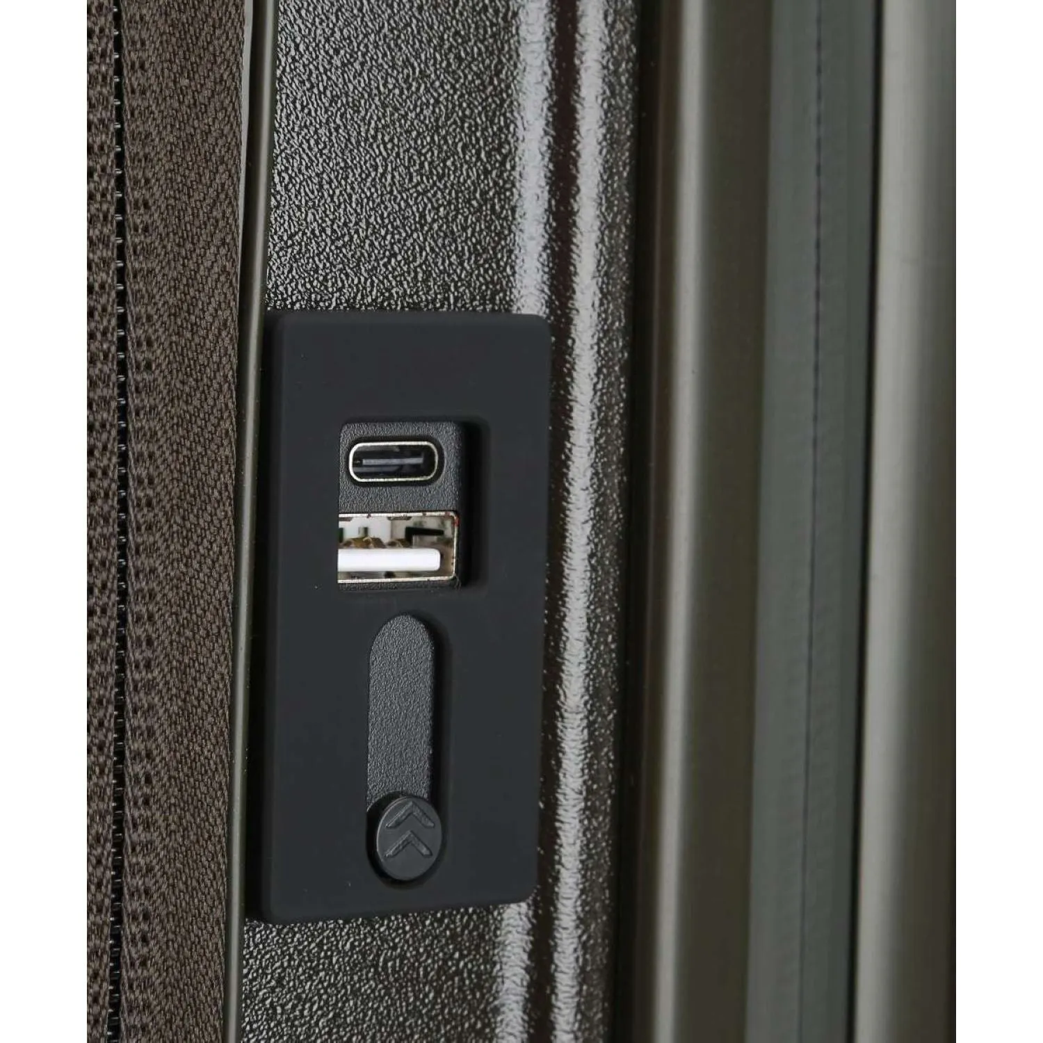 BRIC'S Bellagio V2 21" Carry On Luggage With Front Access Opening Spinner   Pocket with USB