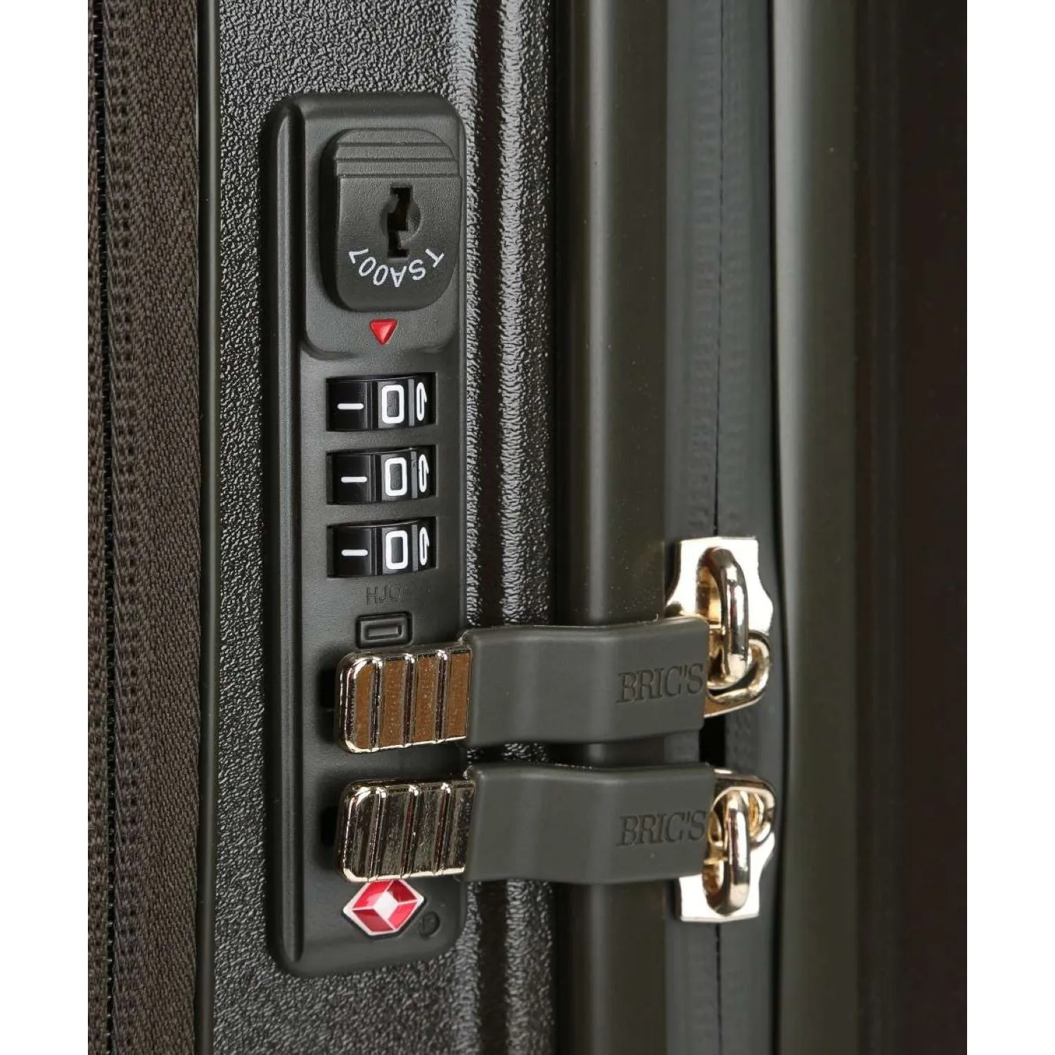 BRIC'S Bellagio V2 21" Carry On Luggage With Front Access Opening Spinner   Pocket with USB