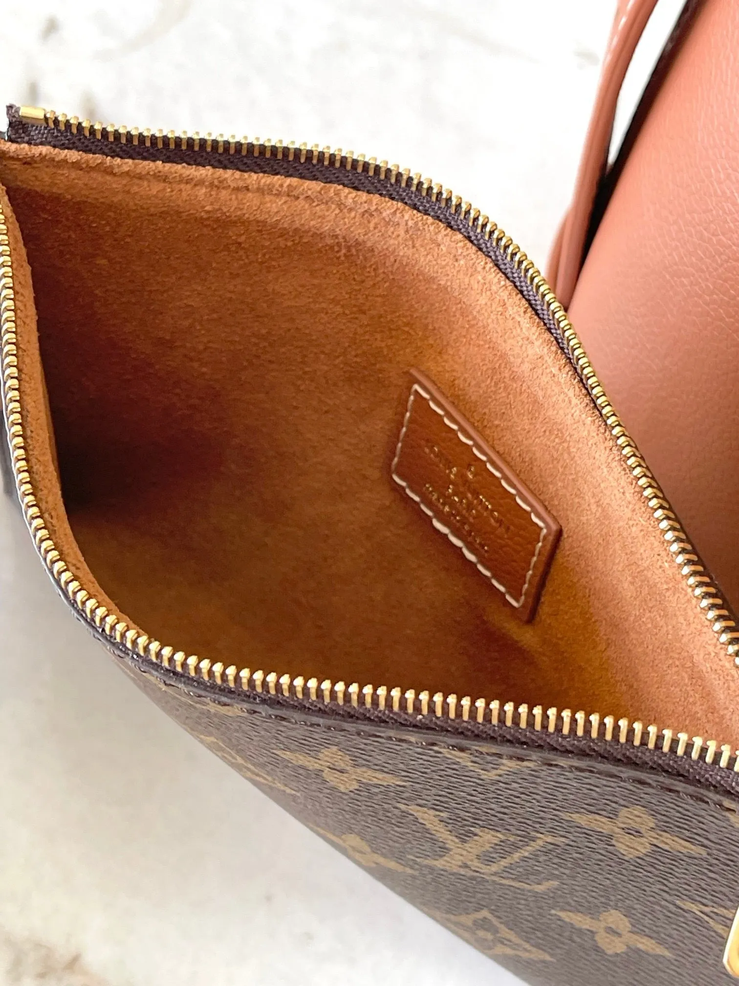 LB1022 Low Key Hobo PM / HIGHEST QUALITY VERSION / 9.4 x 11 x 6.3 inches