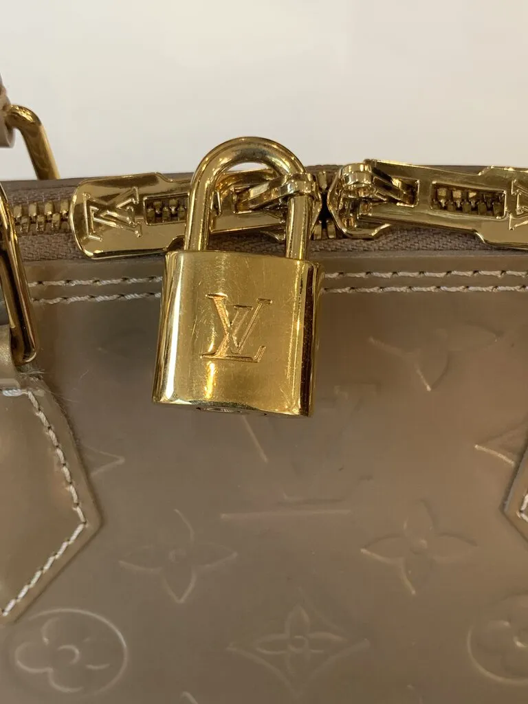 Louis Vuitton Vernis Alma Beige Handbag