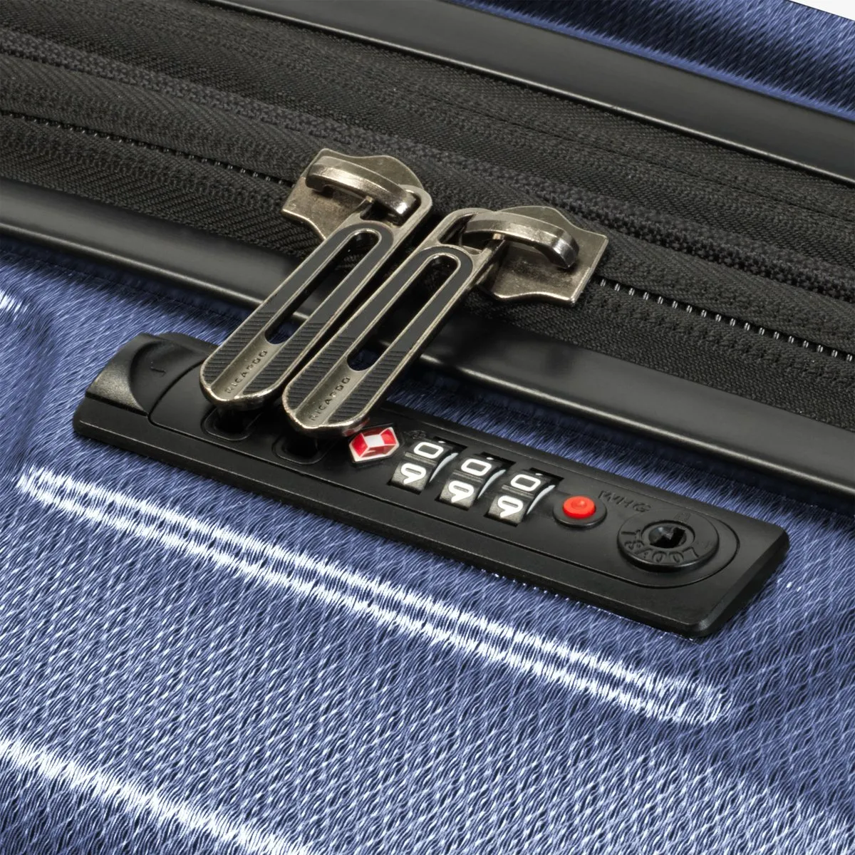 Ricardo San Clemente 2 Carry-On Spinner w/USB Charging Capability
