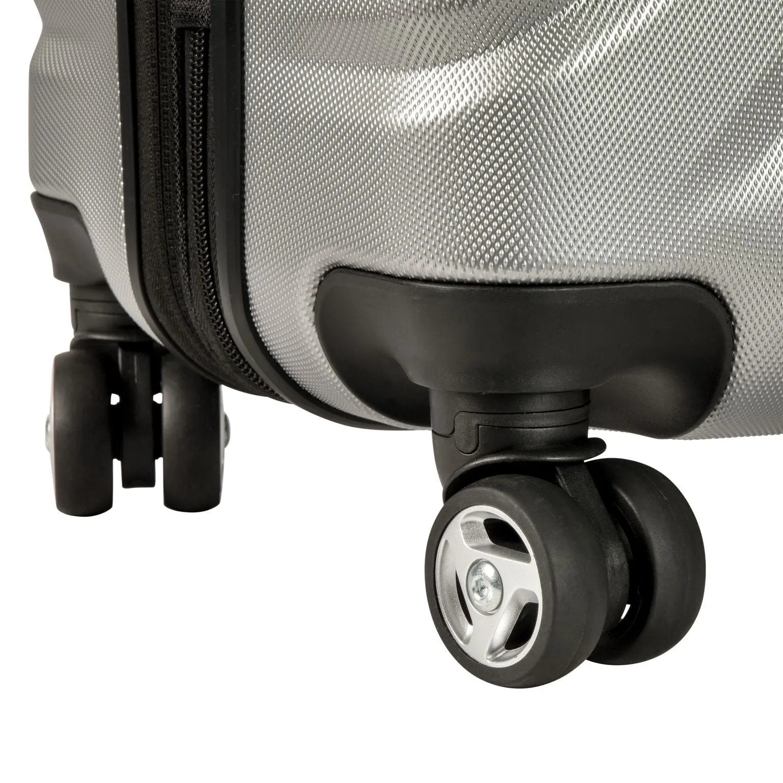 Skyway Nimbus 4.0 Carry-On Expandable Spinner Luggage