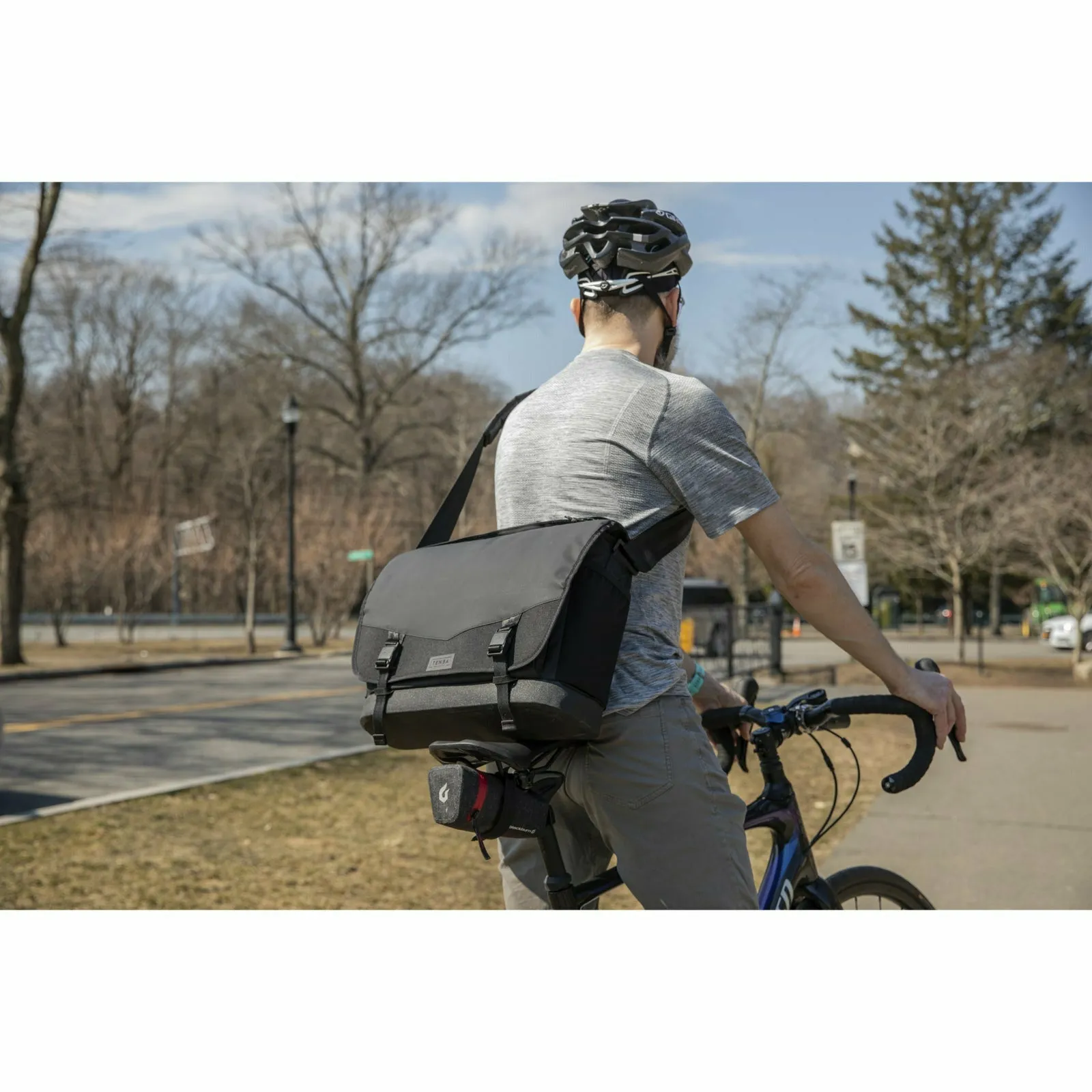 Tenba DNA 16 Slim Messenger Bag - Black