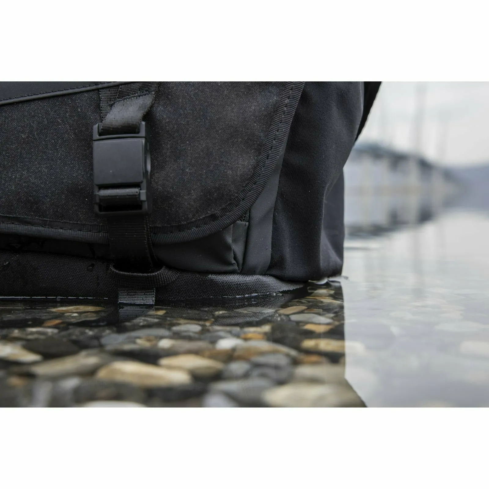 Tenba DNA 16 Slim Messenger Bag - Black